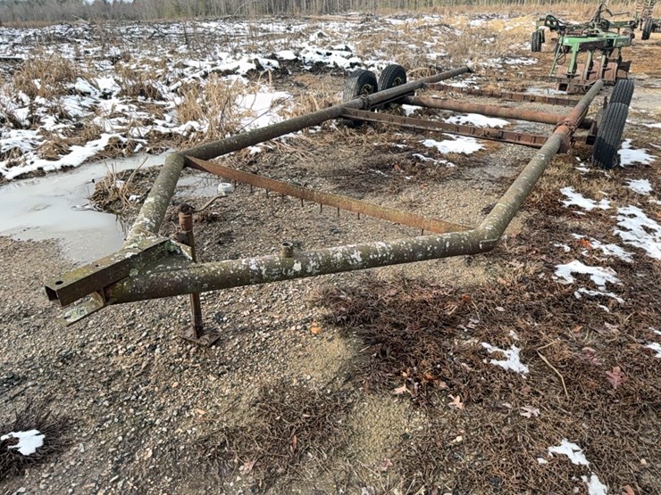 donahue-implement-carrier,-18-ft-x-6-ft,-no-wood-on-floor;-located-at-7241-roxbury-rd,-charles-city,-va,-please-call-804.837.9940-or-804.651.4404-with-questions-image-1