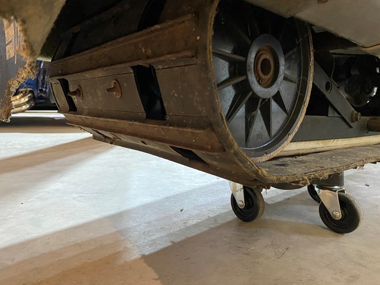 #3785-•-1972-speedway-650-snowmobile-image-19