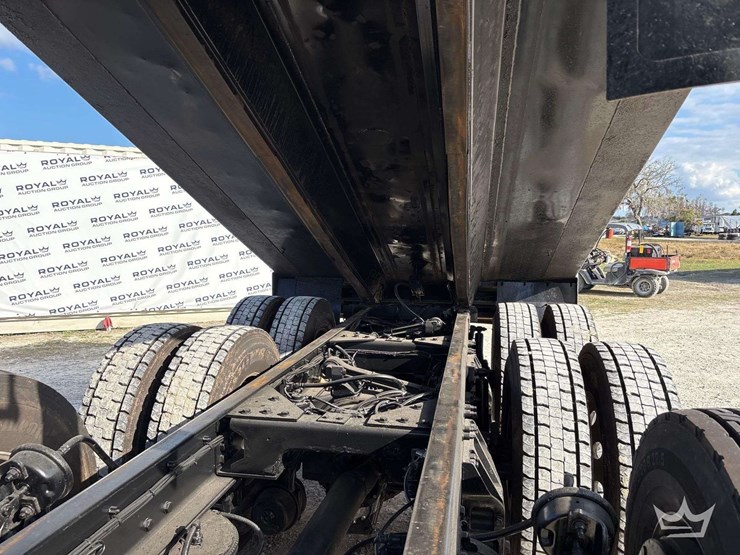 2019-kenworth-t880-image-17