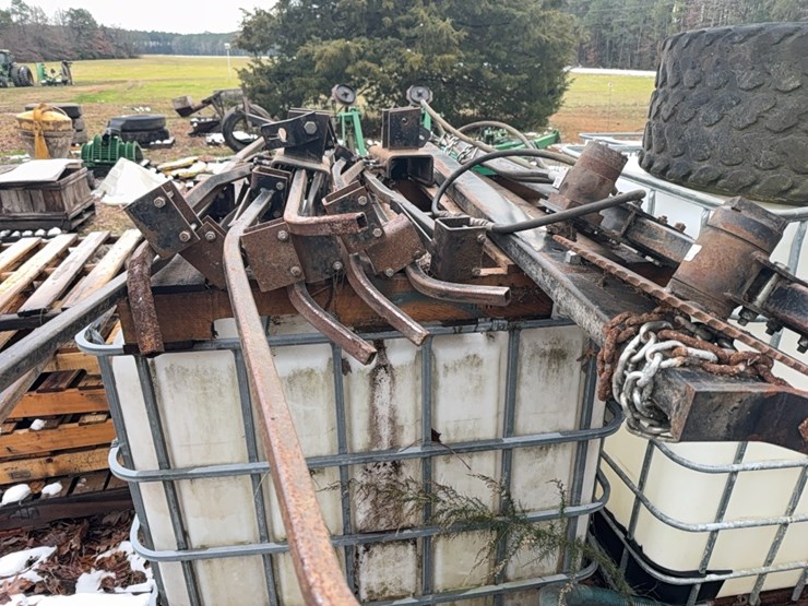 corn-reel,-6-row-hydraulic;-located-at-7241-roxbury-rd,-charles-city,-va,-please-call-804.837.9940-or-804.651.4404-with-questions-image-8