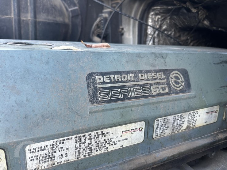 1999-volvo-vnl64t770-image-30