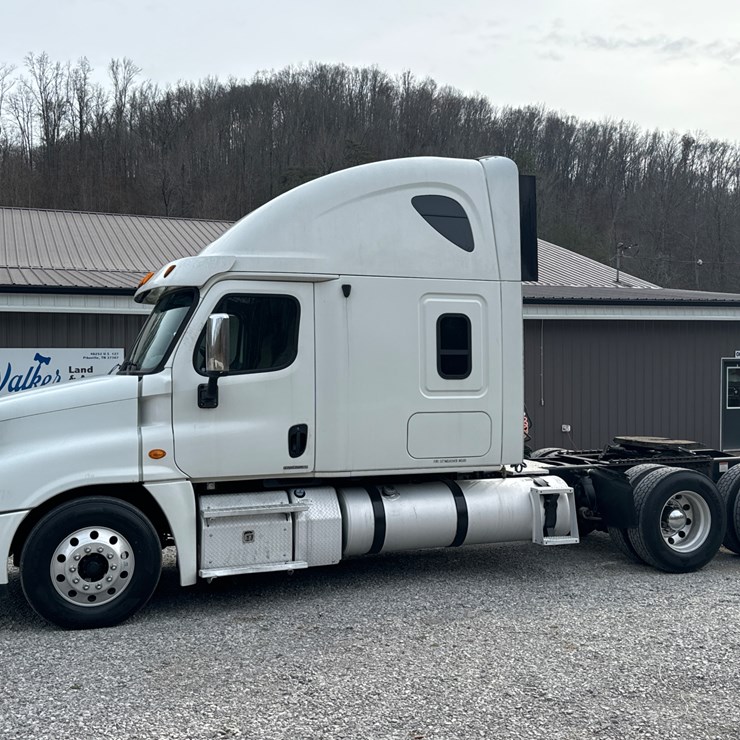 2012 FREIGHTLINER CASCADIA 125