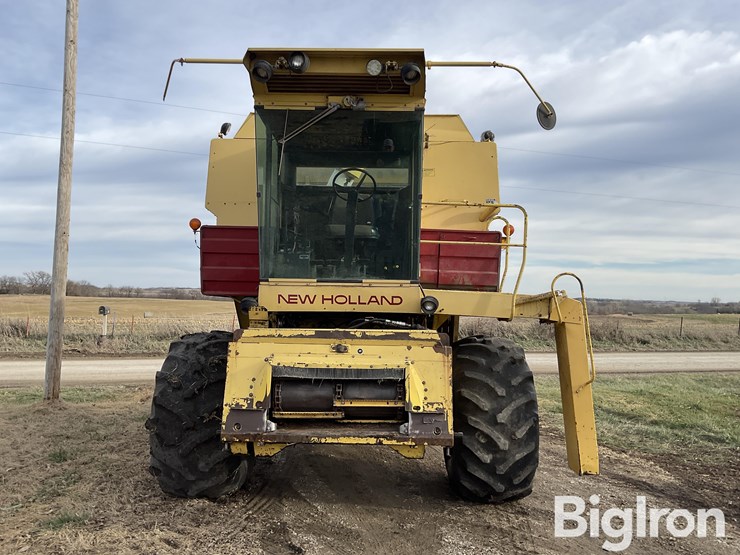 1982-new-holland-tr75-image-2