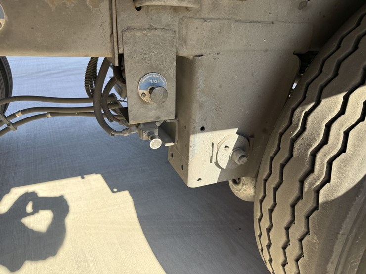 2016-utility-van-image-6