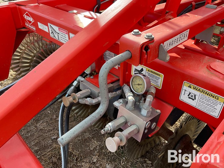 2015-kuhn-8000-excelerator-vertical-tillage-tool-image-11