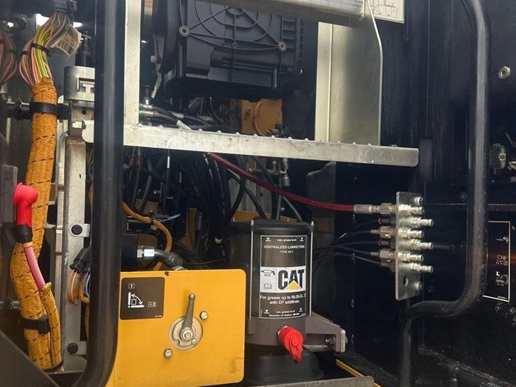2017-caterpillar-m316f-image-21