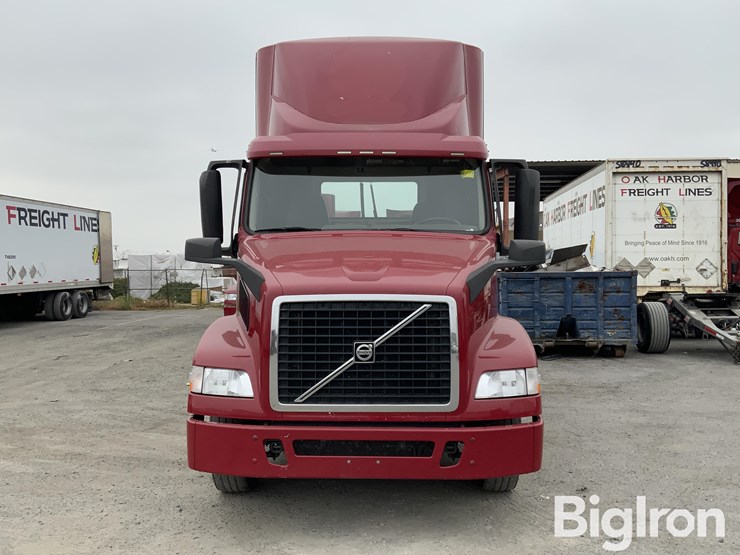 2017-volvo-vnm42t-s/a-truck-tractor-image-2