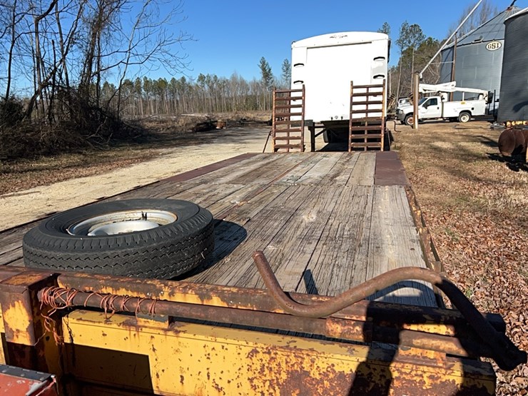 intl-trailer,-6-wheel,-18-ft-flat-with-4-ft-ramps;-located-at-7241-roxbury-rd,-charles-city,-va,--please-call-804.837.9940-or-804.651.4404-with-questions-image-8