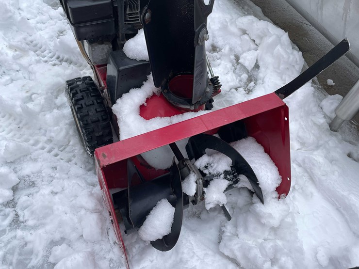 #3536-•-toro-snow-blower-image-9