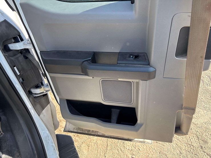 2017-ford-f150-image-17