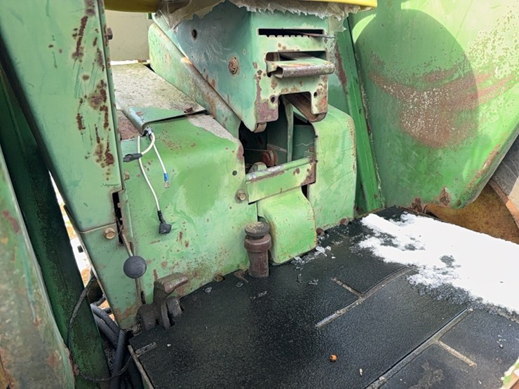 john-deere-4320-image-35