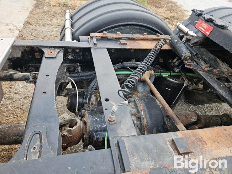 2005-freightliner-columbia-120-image-16