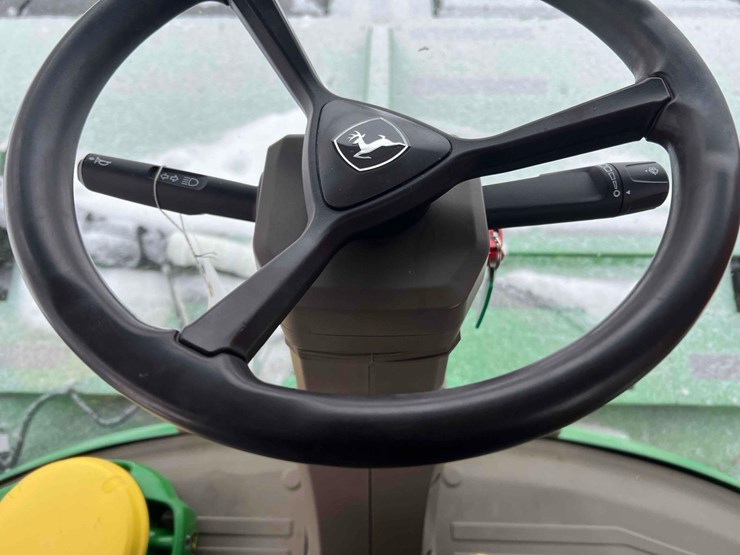 2024-john-deere-w235r-image-51