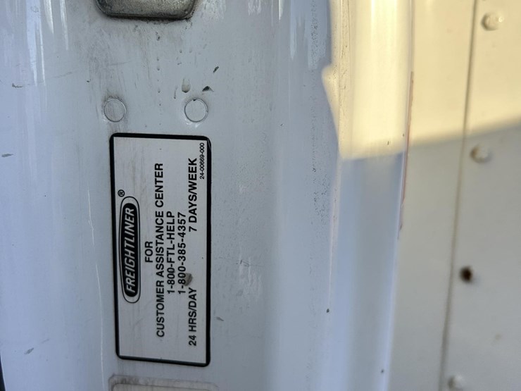 2007-freightliner-business-class-m2-106-image-45