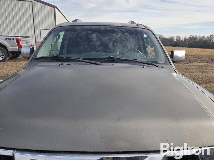 2009-nissan-armada-image-16