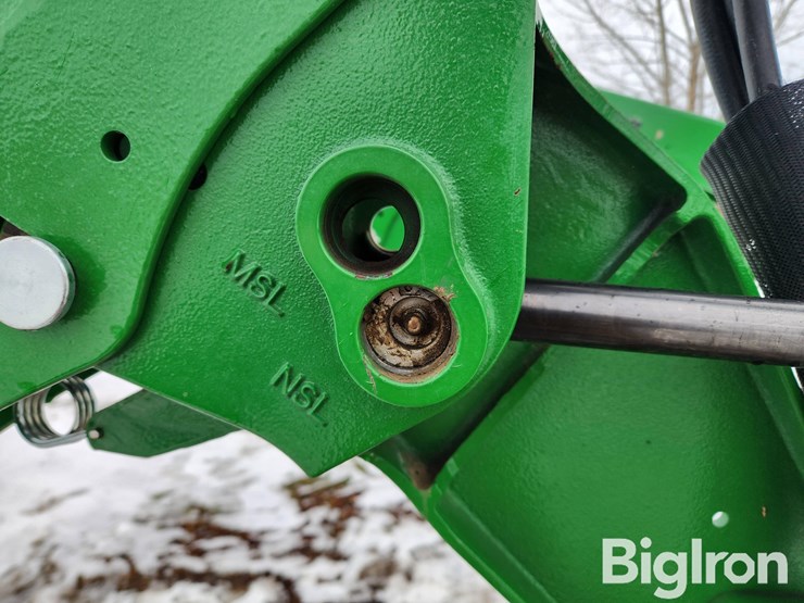 2024-john-deere-440r-image-19