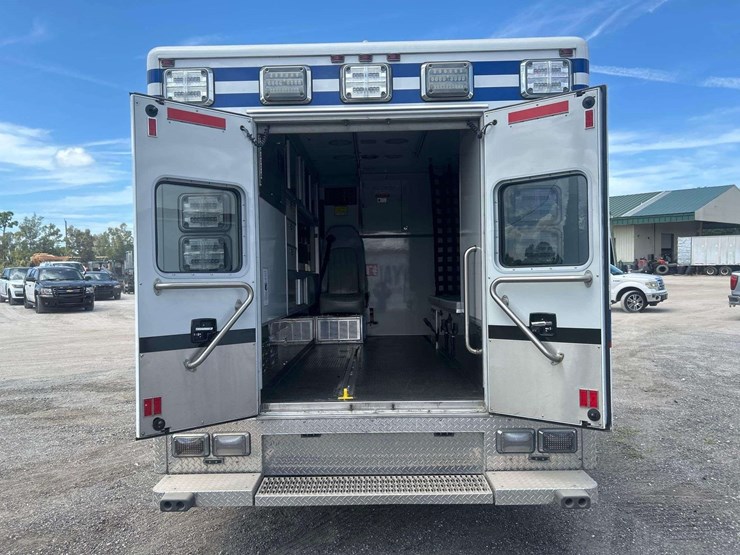 2013-ford-f550-image-20