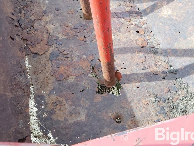 apache-wfw24a2-24'-feeder-wagon-image-12