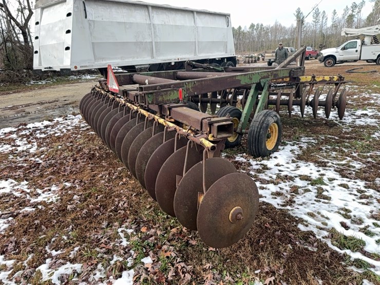 john-deere-340-image-37