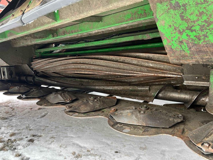 2024-john-deere-w235r-image-14