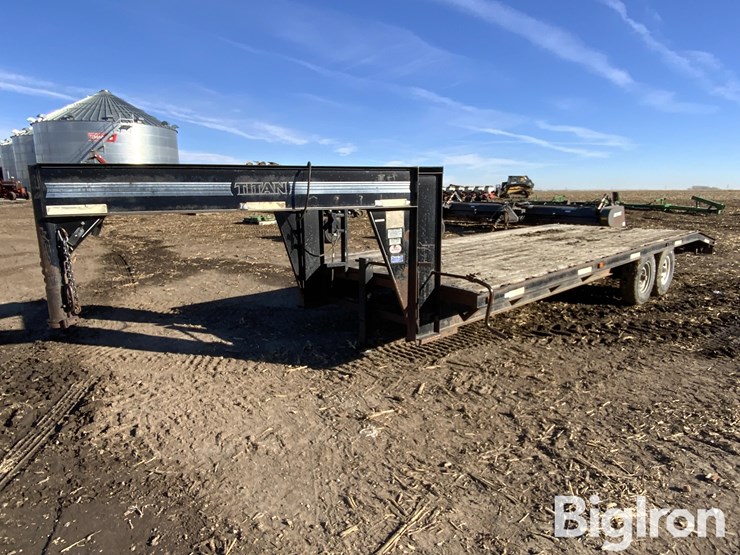 1997-titan-trailer-image-1