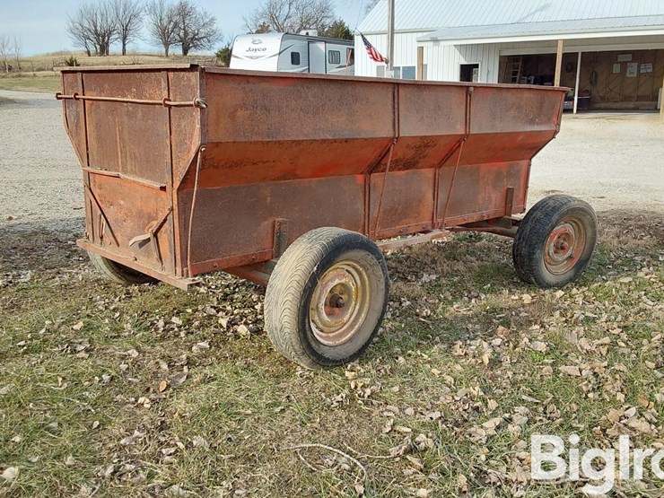 david-bradley-10'-flare-box-wagon-image-5