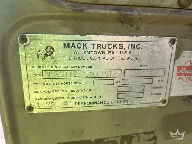 1981-mack-dm492s-image-6