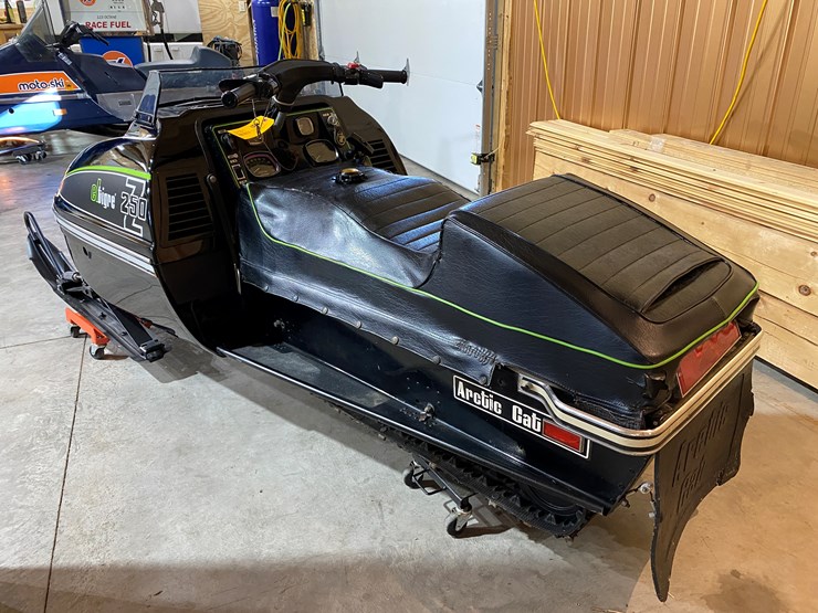 #3781-•-1975-arctic-cat-el-tigre'-250-z-snowmobile-image-7