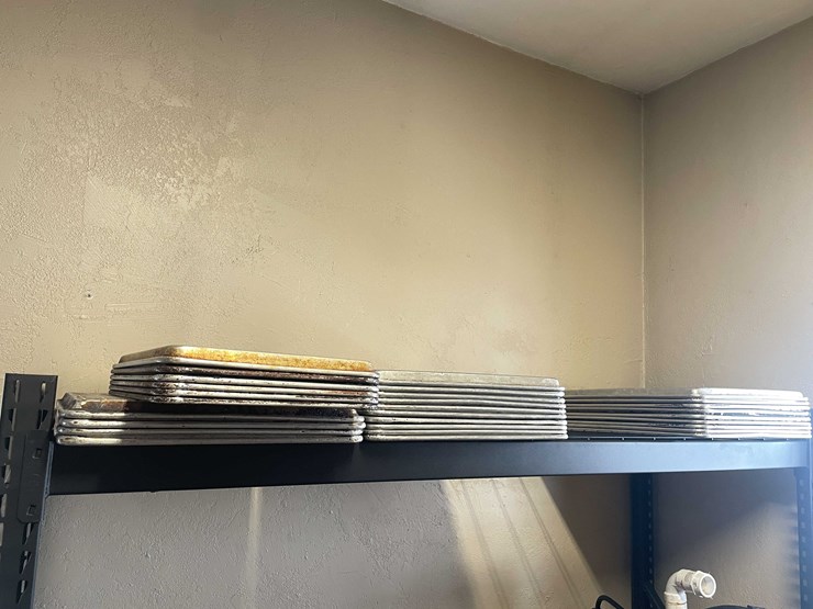 #6194-•-bakers-rack-and-trays-image-3