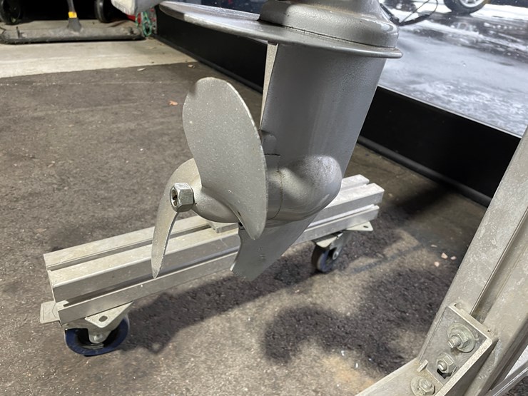 #3819-•-muncie-neptune-twin-4-h.p.-vintage-outboard-boat-motor-image-3