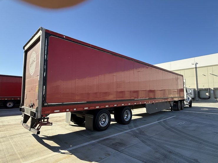 2016-utility-van-image-3