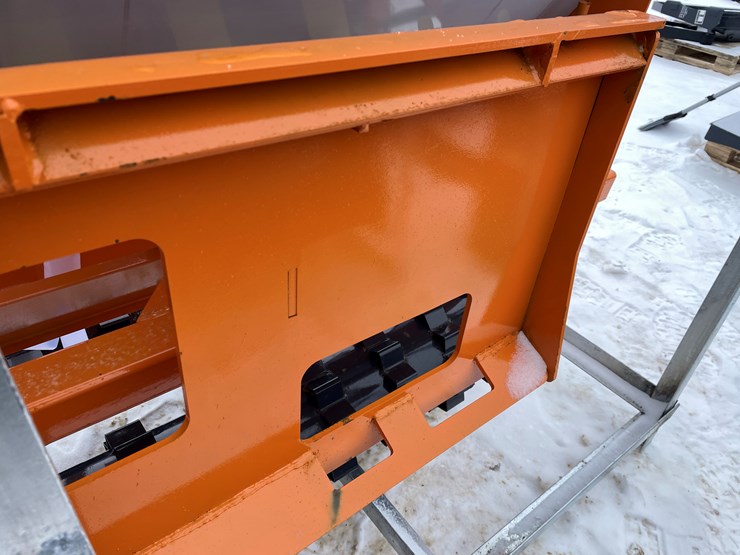 caterpillar-12-image-22