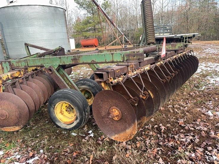 john-deere-340-image-16