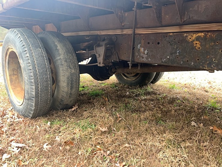 1977-ford-600-image-73