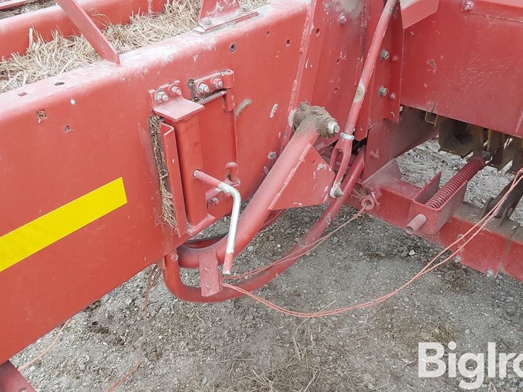 new-holland-575-image-12