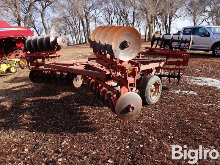 massey-ferguson-620-image-5