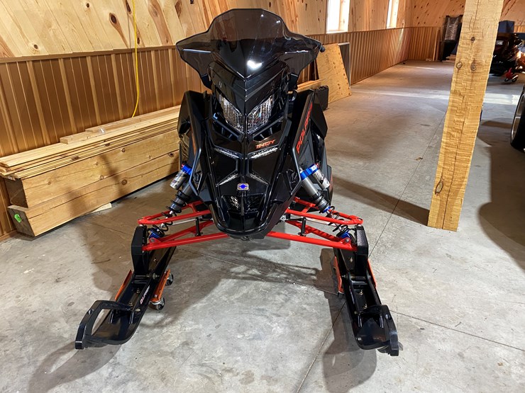 #3797-•-new-2023-polaris-indy-600-cross-country-matryx-snowmobile-image-2