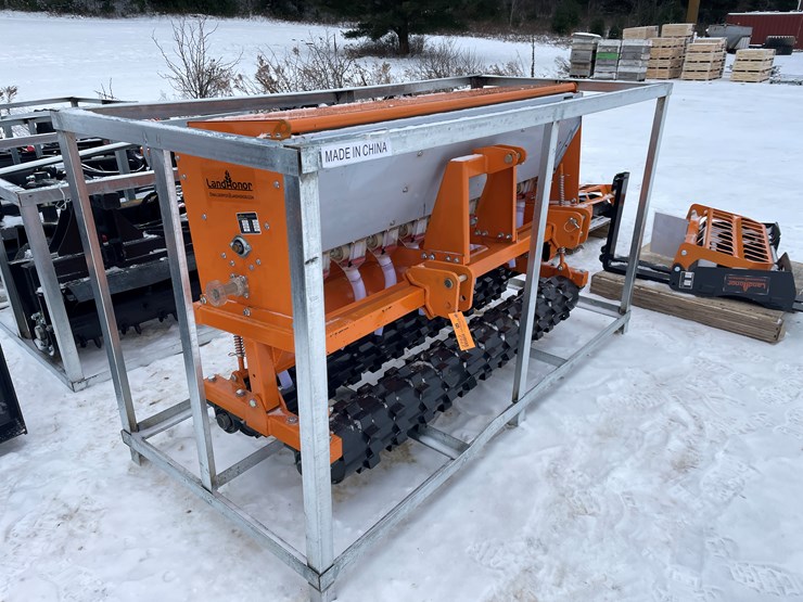 caterpillar-12-image-3