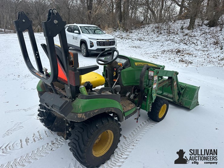 2016-john-deere-1025r-image-5