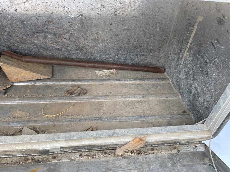 #400-•-2006-sterling-straight-truck-(has-wi-title)-image-29