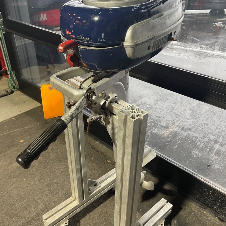 #3835 • Hiawatha Vintage Outboard Boat Motor