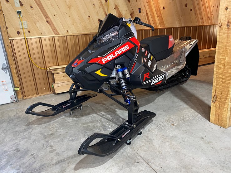 #3795-•-2022-polaris-600r-snowmobile-image-1