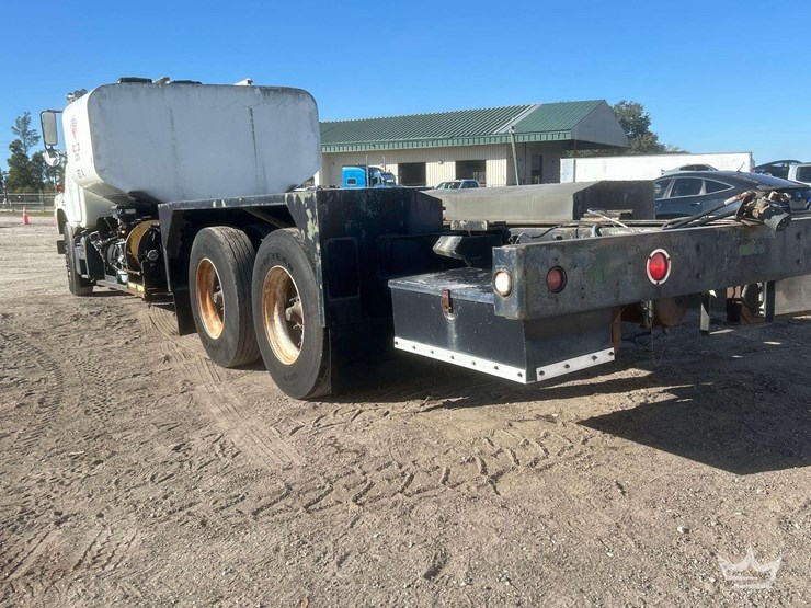 1981-mack-dm492s-image-4