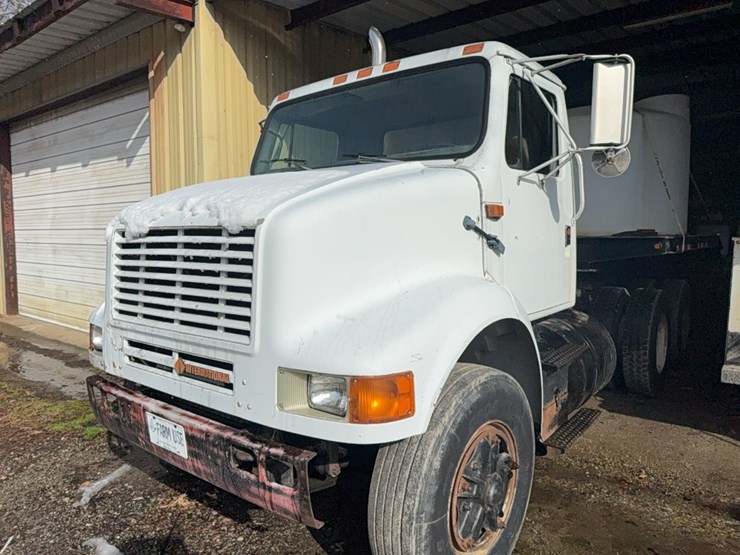 1989--intl-tractor-trailer,-477,369-miles,-diesel-l10-cummings-engine,-title-in-hand;-located-at-7241-roxbury-rd,-charles-city,-va,-please-call-804.837.9940-or-804.651.4404-with-questions-image-2