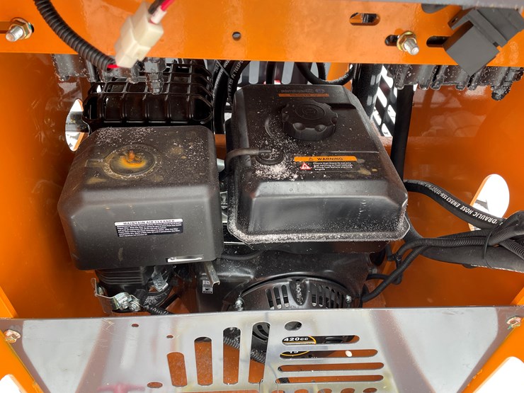 #310-•-new-land-hero-mini-skid-steer-loader-image-27