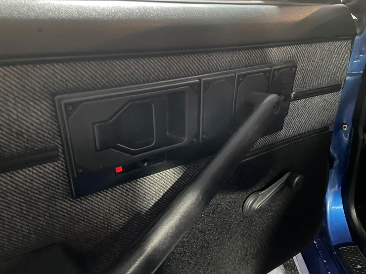 #3811-•-1990-chevrolet-camaro-iroc-z-rare-1le-(has-wi-title)-image-28