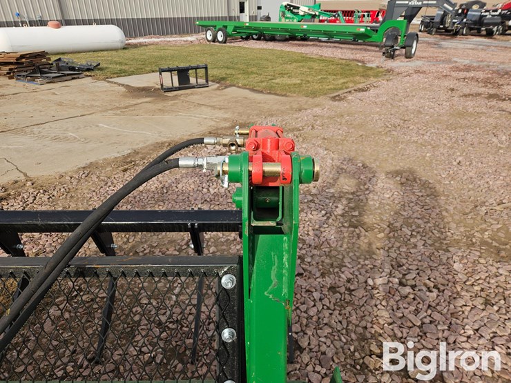 2025-john-deere-740-image-15