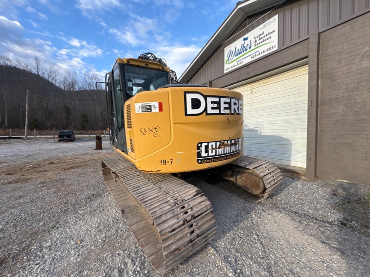 2012-deere-135d-image-3