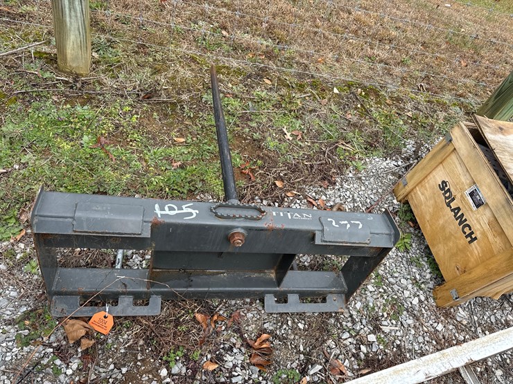 #1004-•-titan-quick-attach-hay-spear-image-1