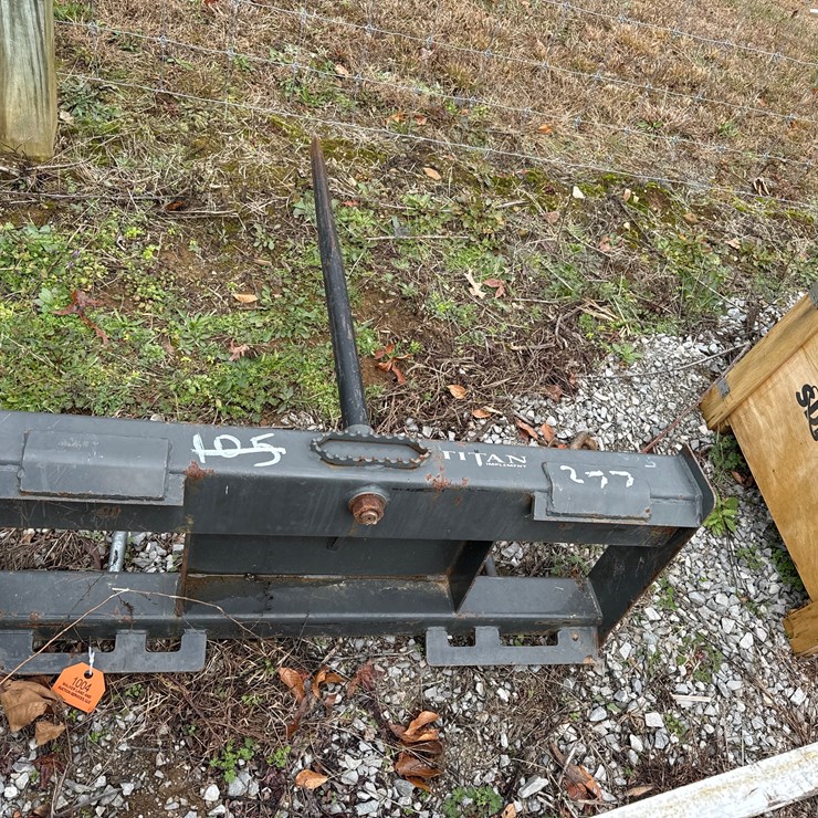 #1004 • Titan Quick Attach Hay Spear